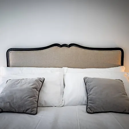 Yid Maroncelli Apartment *